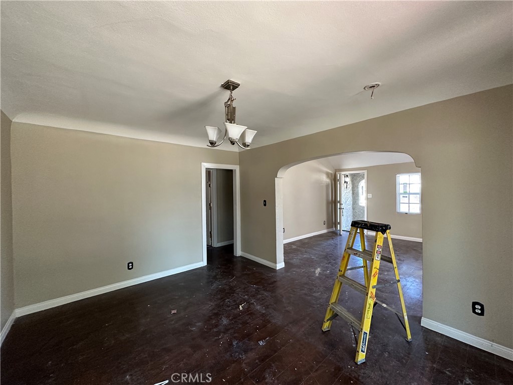 2202 W 75th Street