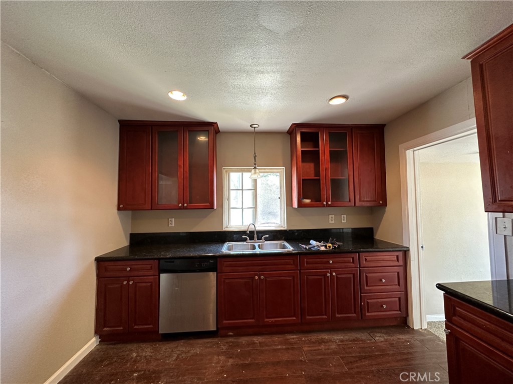 2202 W 75th Street