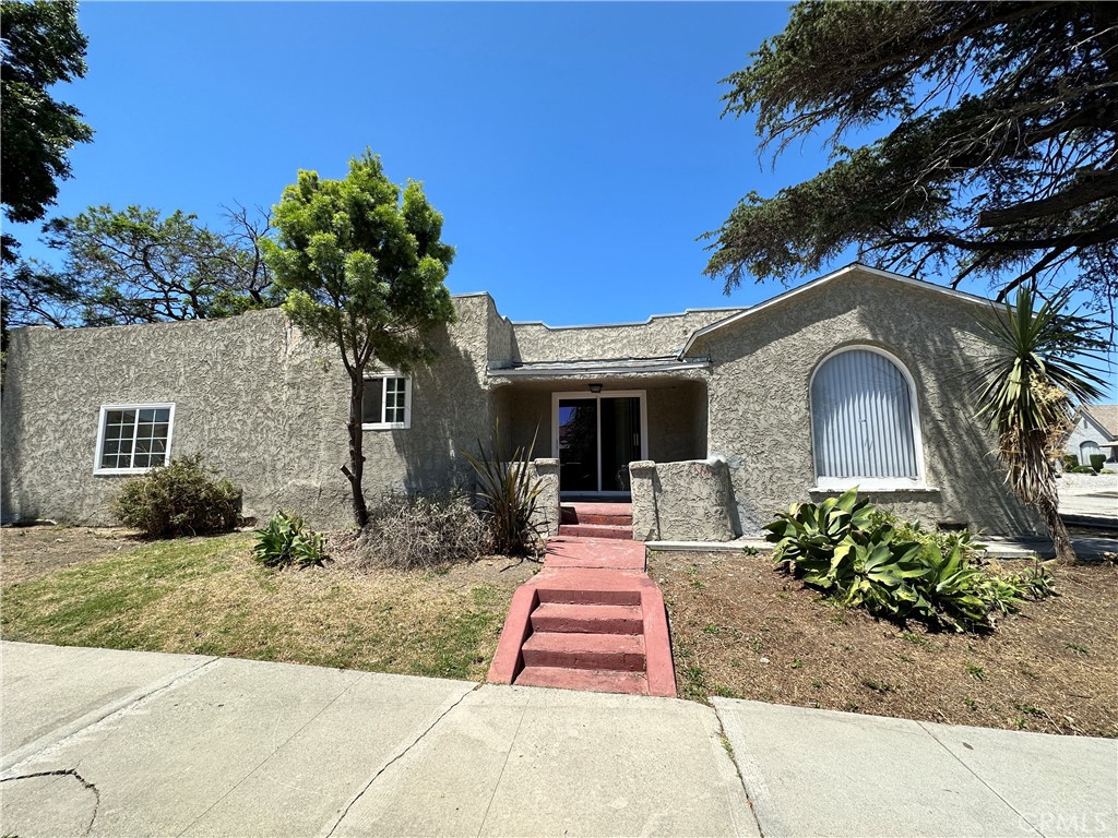 2202 W 75th Street