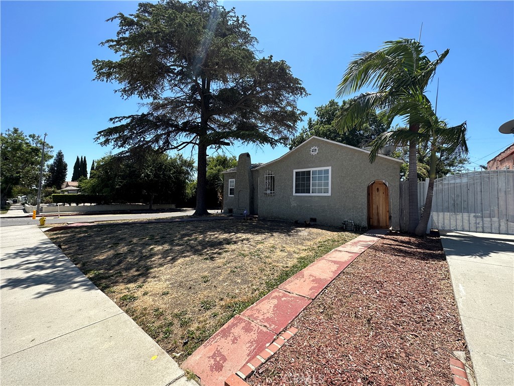 2202 W 75th Street