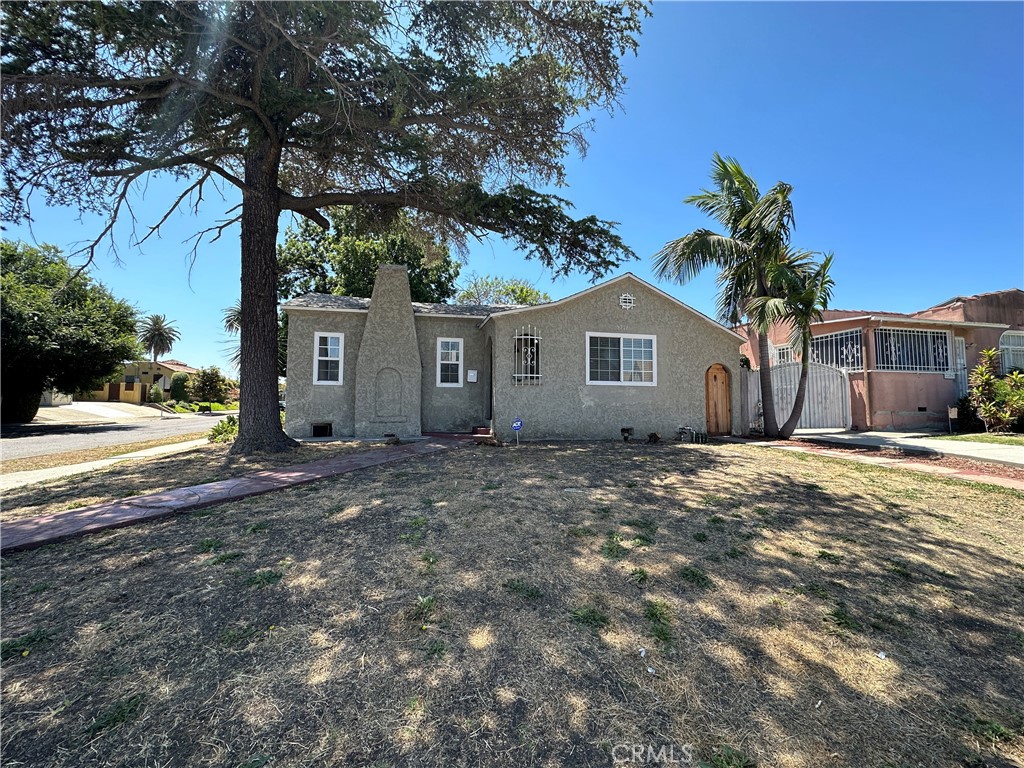 2202 W 75th Street
