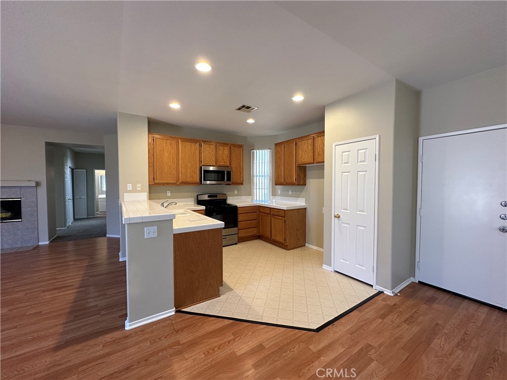 14972 Pearmain Street