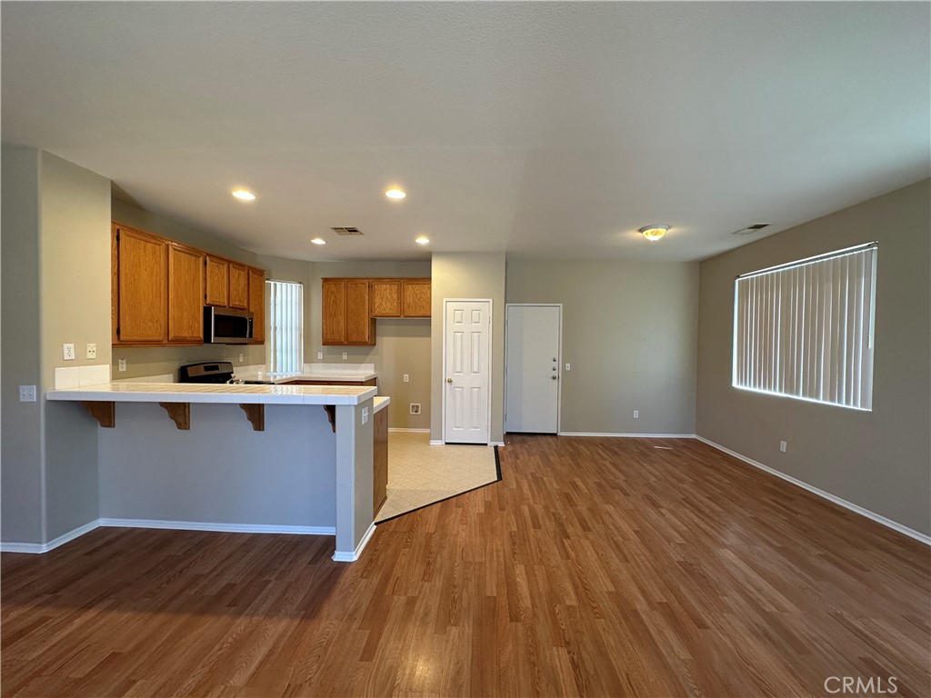 14972 Pearmain Street