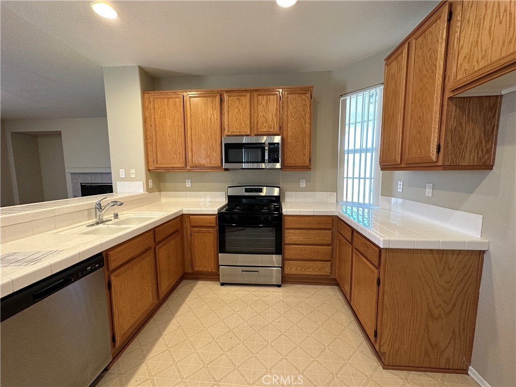 14972 Pearmain Street