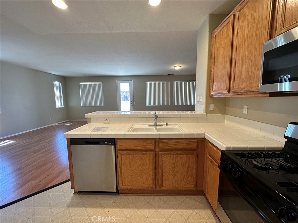 14972 Pearmain Street