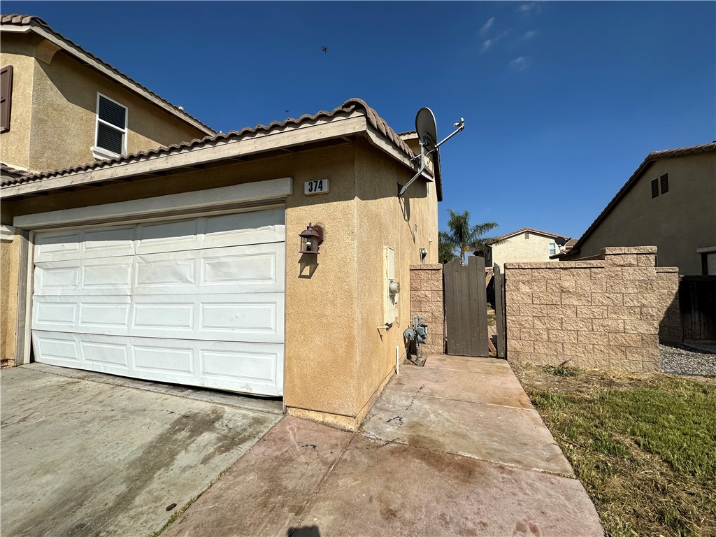 374 Cantata Avenue