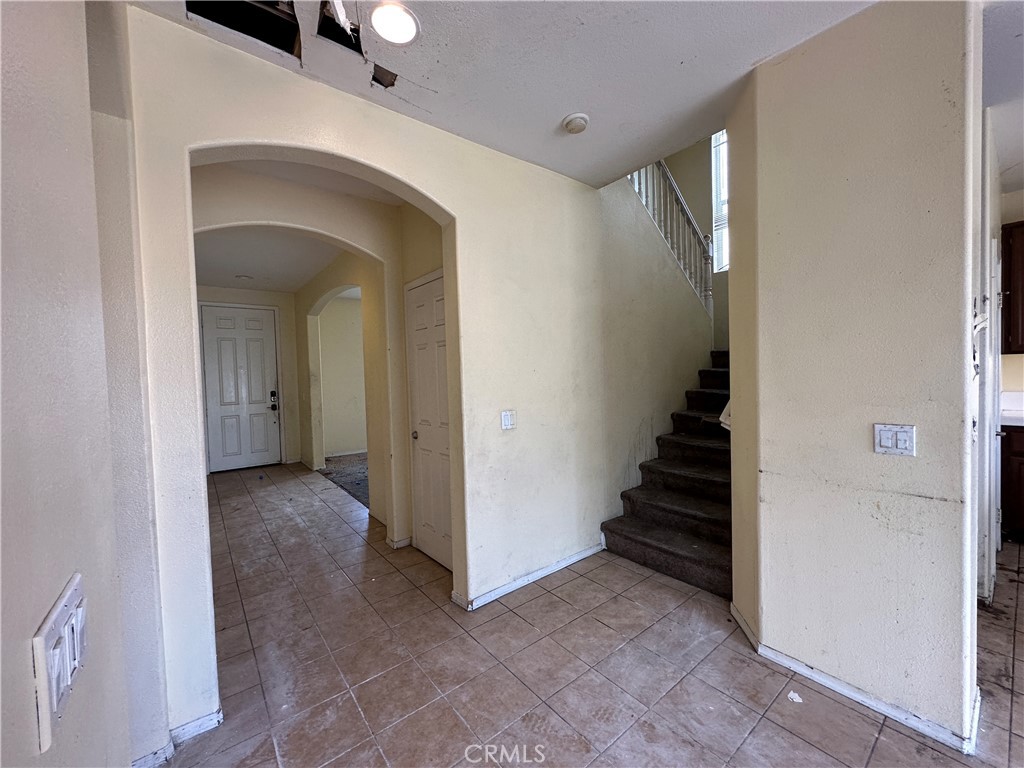 374 Cantata Avenue