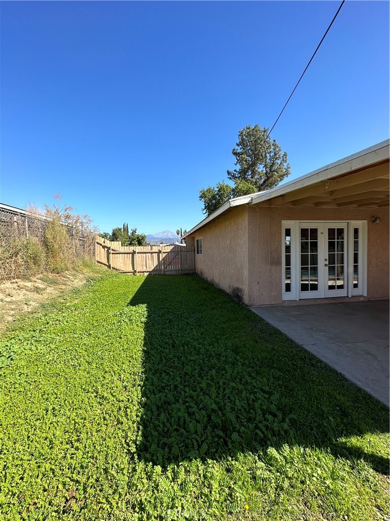 1482 Blythe Avenue