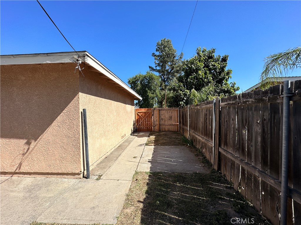 1482 Blythe Avenue