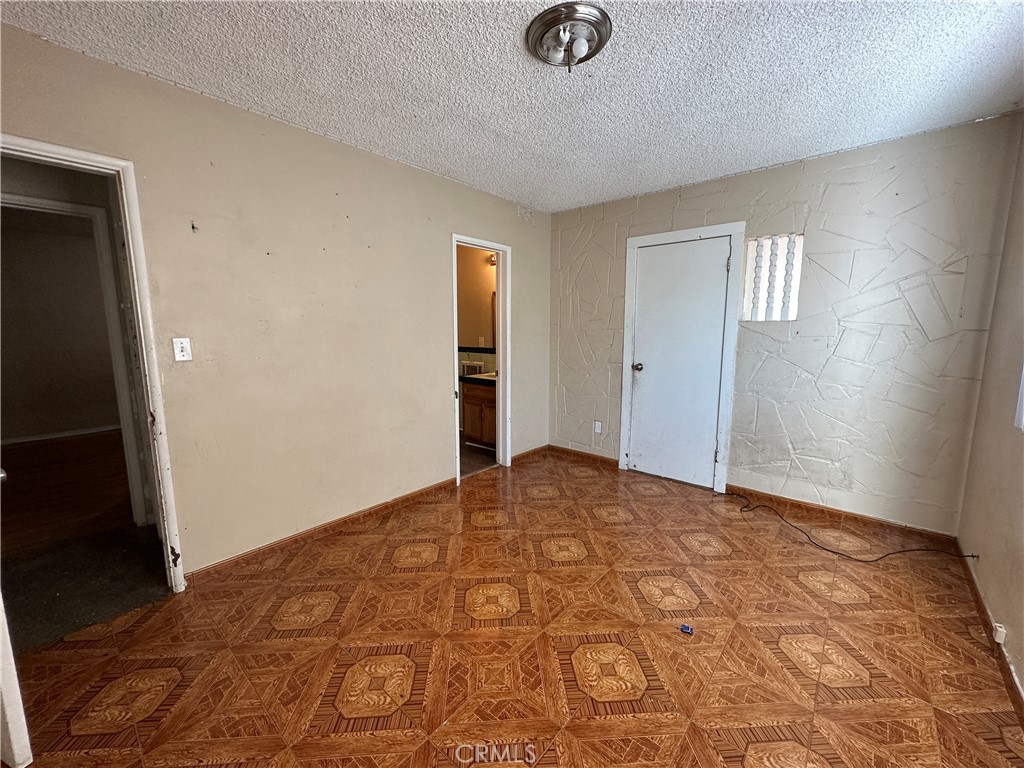 25469 Edgemont Drive