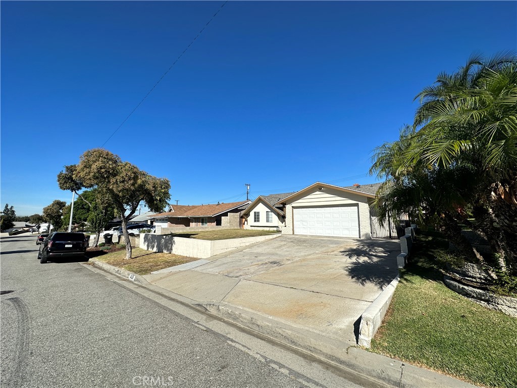 3029 E Merrygrove Street