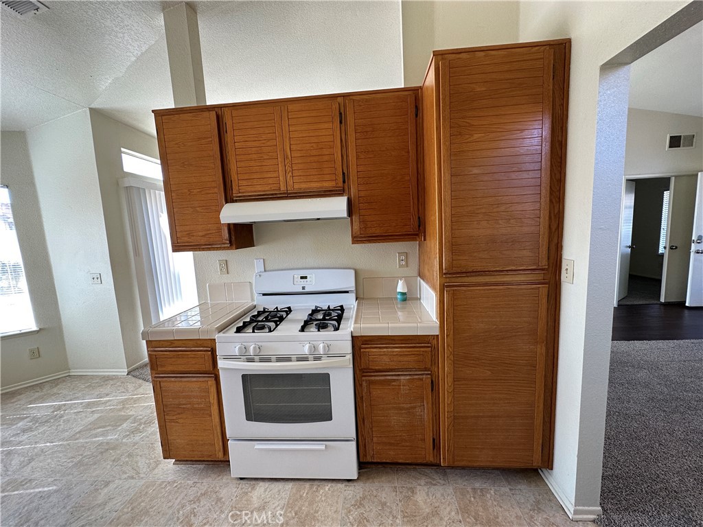 43391 Avenida Miraflores
