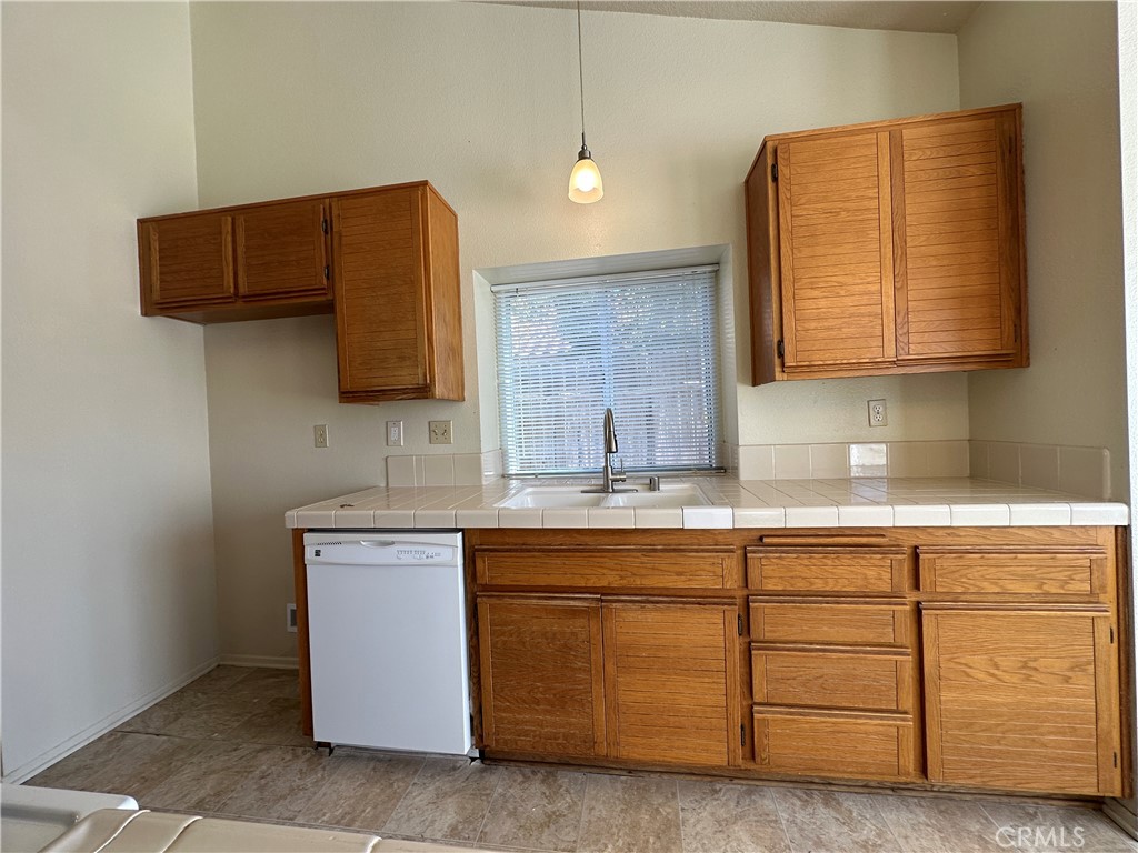 43391 Avenida Miraflores