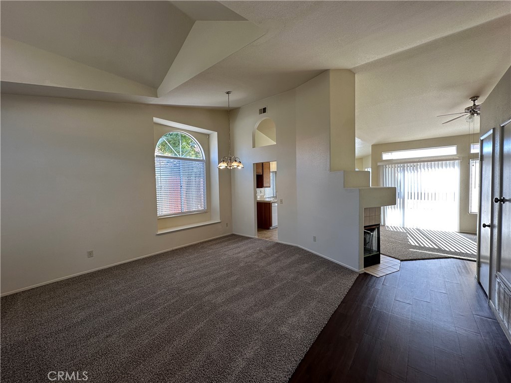 43391 Avenida Miraflores