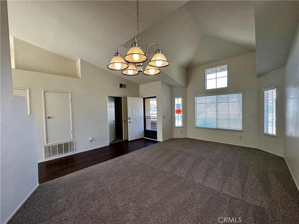 43391 Avenida Miraflores