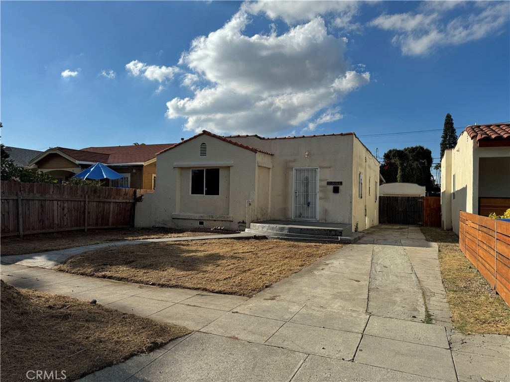 2911 S Rimpau Boulevard