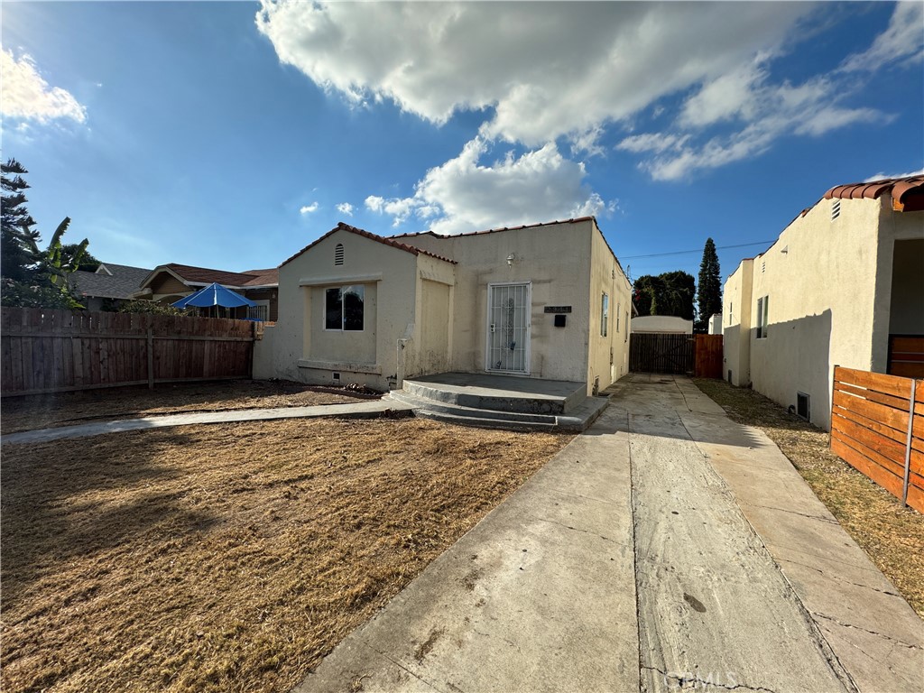 2911 S Rimpau Boulevard