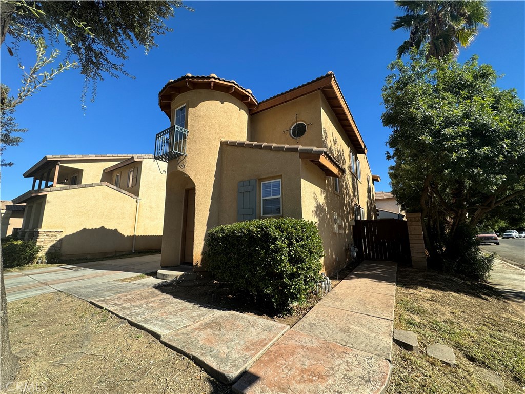 3888 Albillo Loop