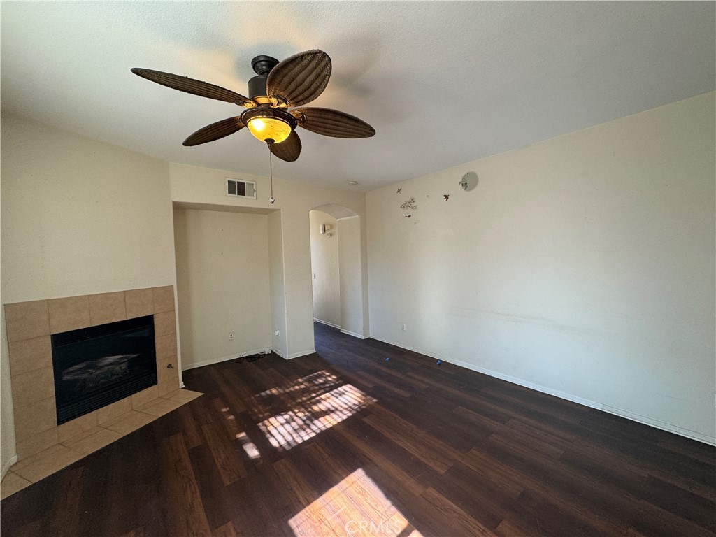 3888 Albillo Loop