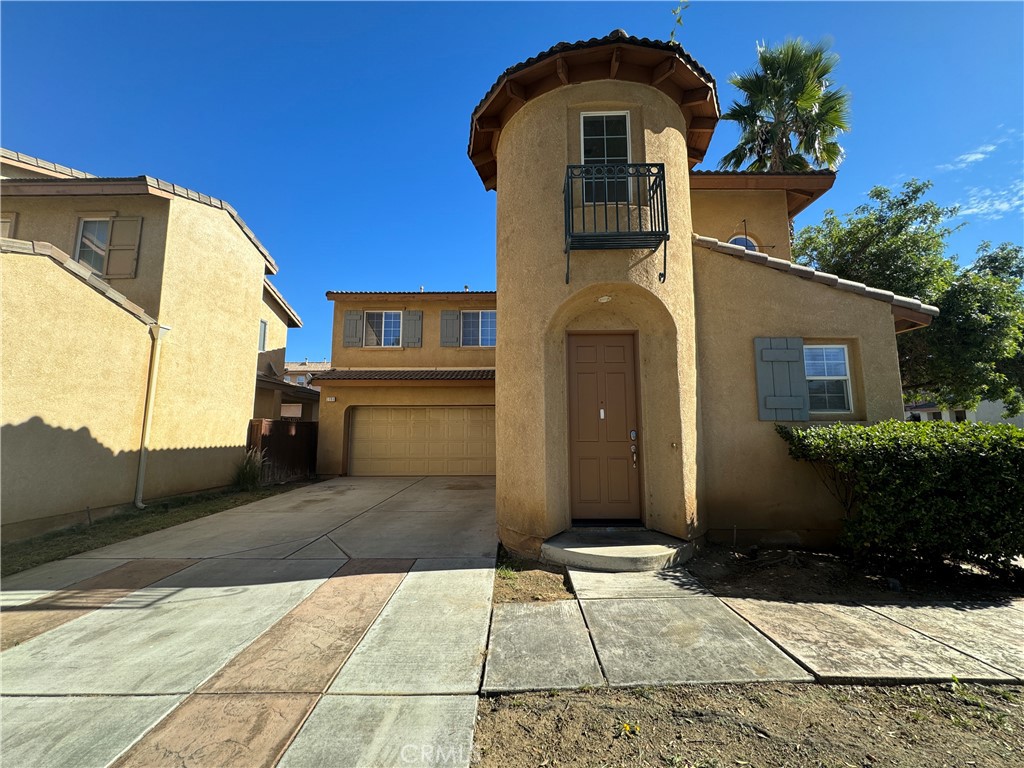 3888 Albillo Loop