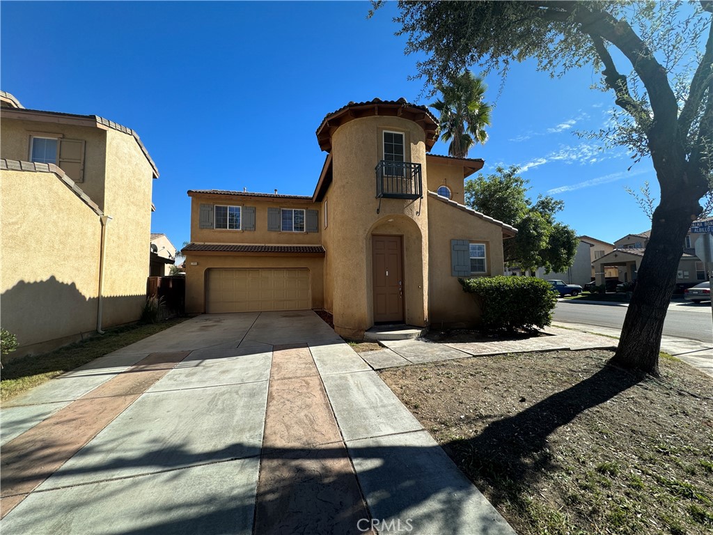 3888 Albillo Loop