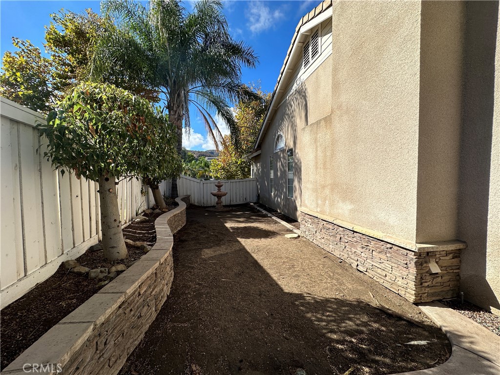 29114 Wayfarer Lane