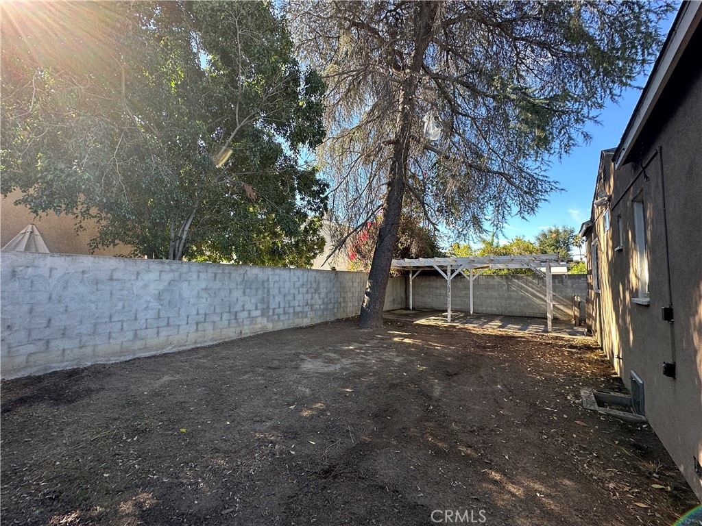 15752 Leadwell Street