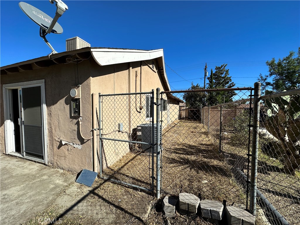 6138 Cedar Avenue