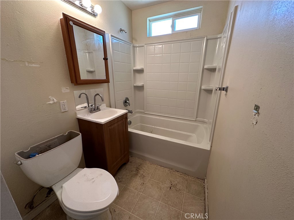6138 Cedar Avenue