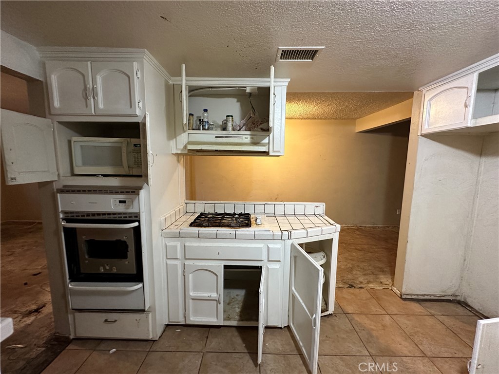 1487 W 10th Street