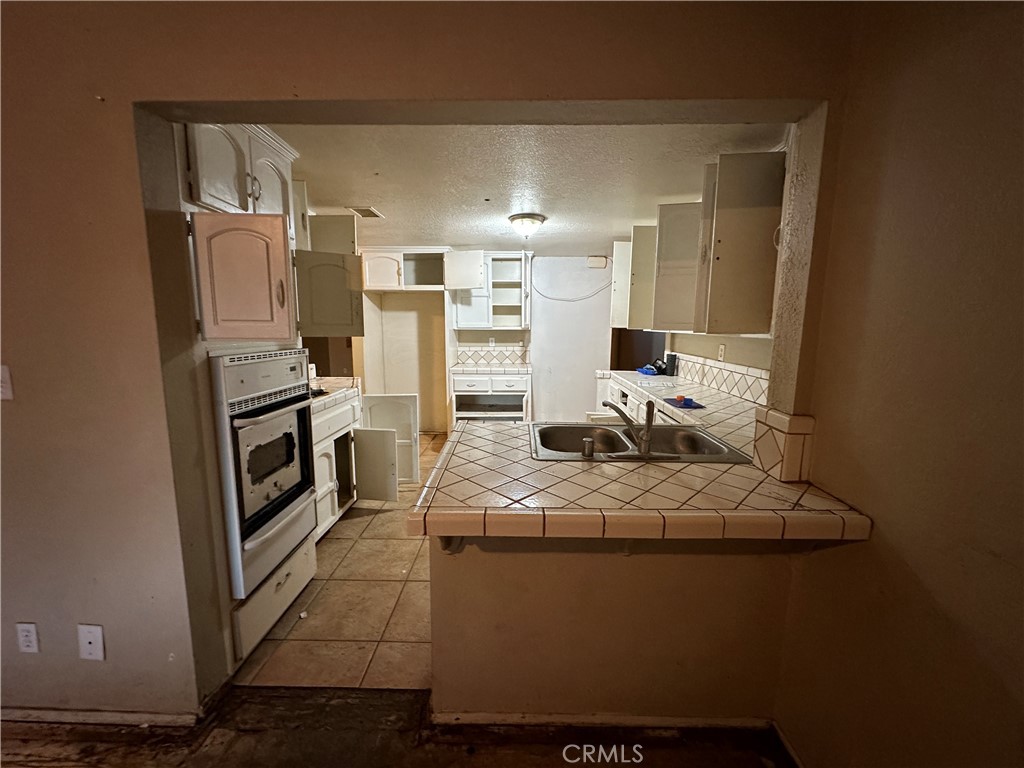 1487 W 10th Street