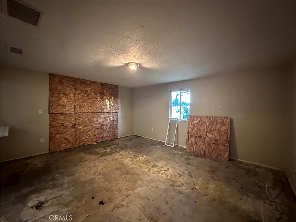 1487 W 10th Street
