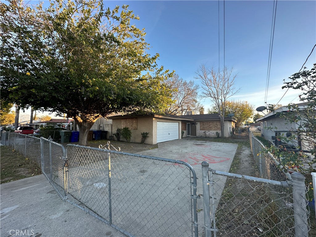 1487 W 10th Street