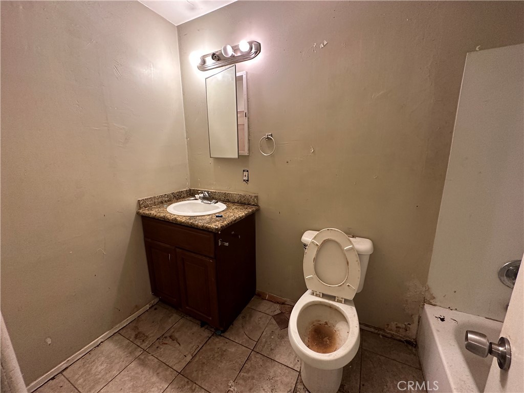 1487 W 10th Street