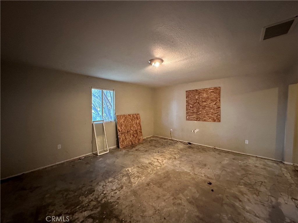 1487 W 10th Street