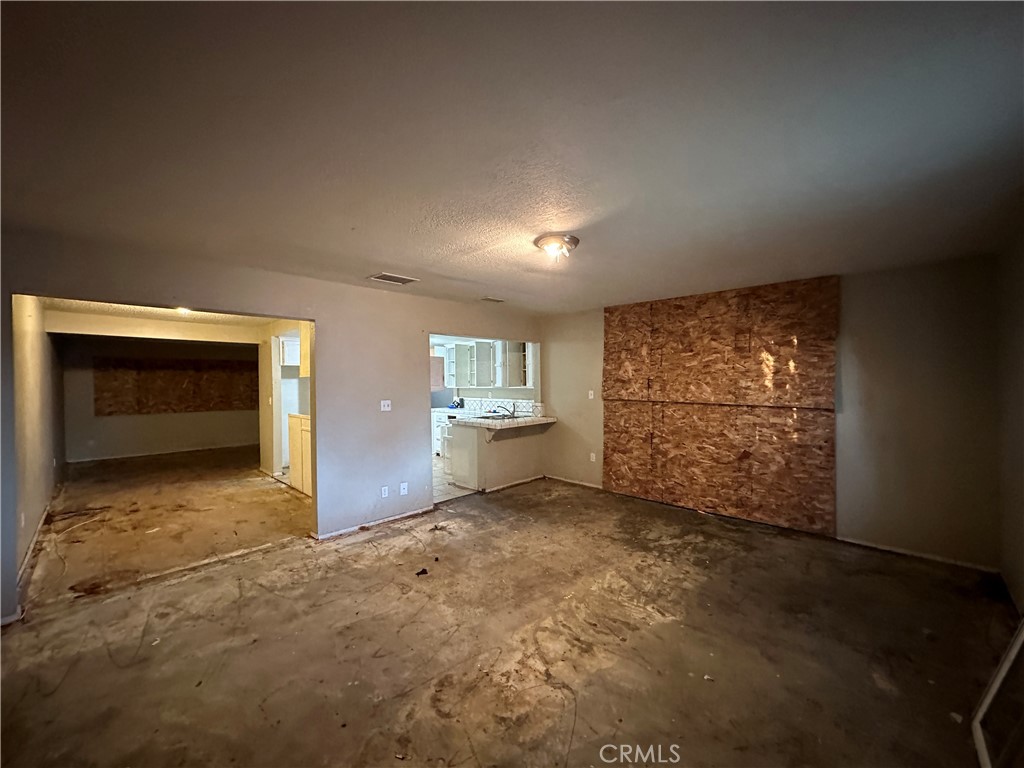 1487 W 10th Street