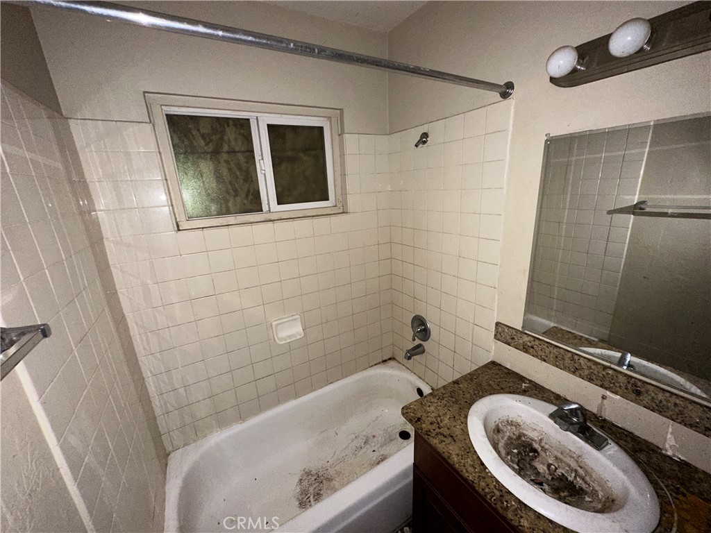 1487 W 10th Street