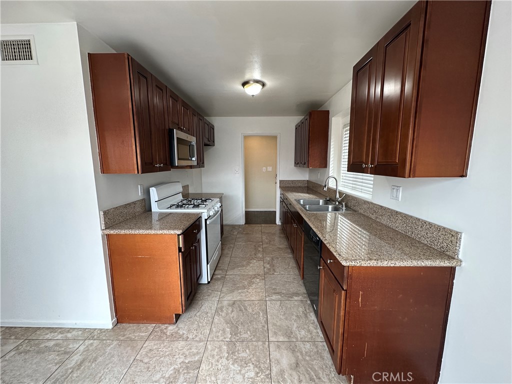 13137 Aztec Street