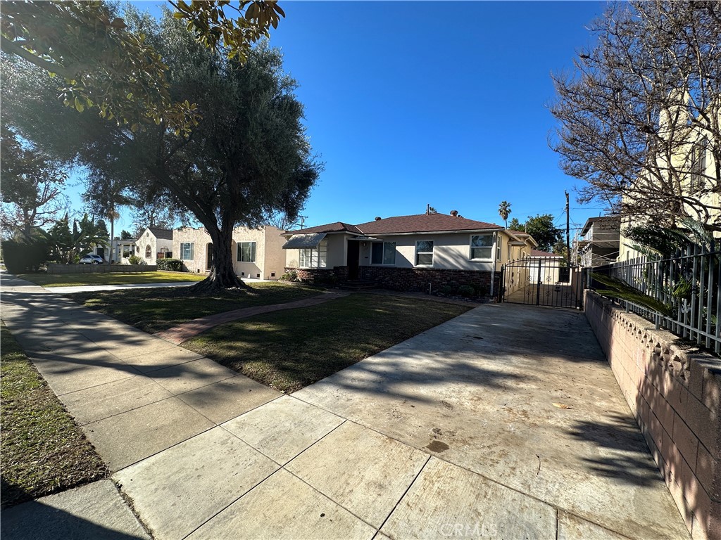 1713 S Stoneman Avenue