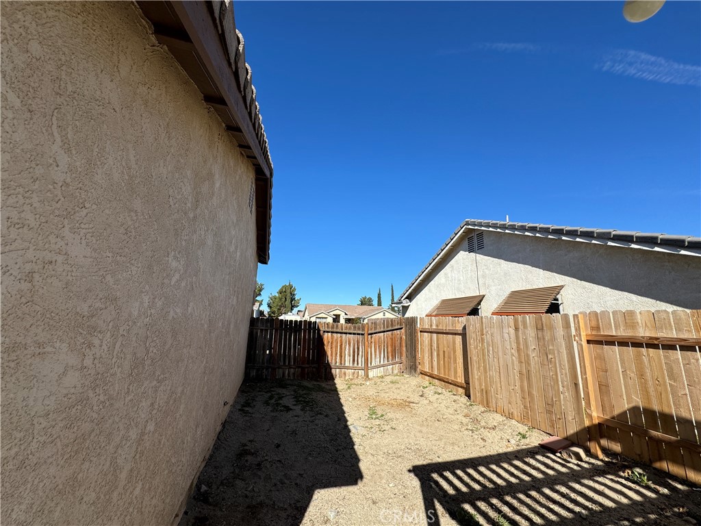 6122 Diamond Street