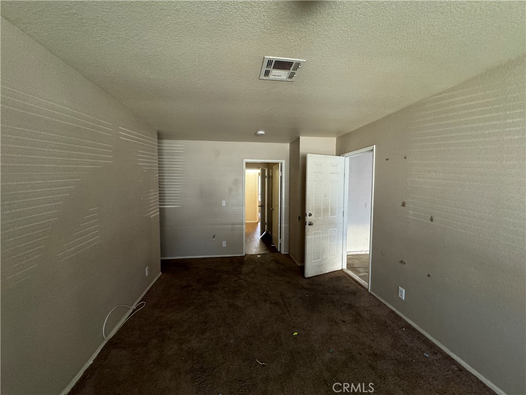6122 Diamond Street