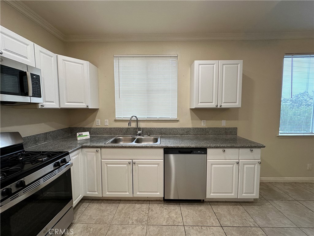 13901 Olive View Lane 12