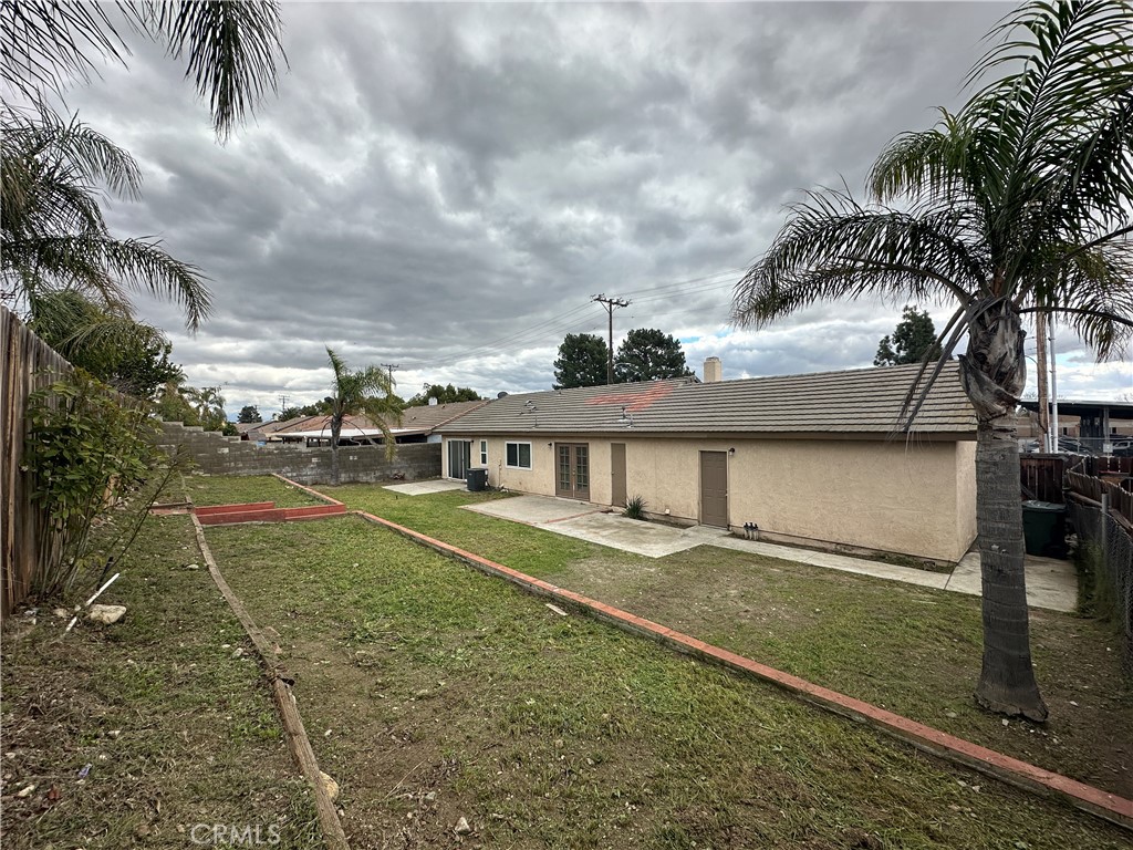 1678 W Etiwanda Avenue