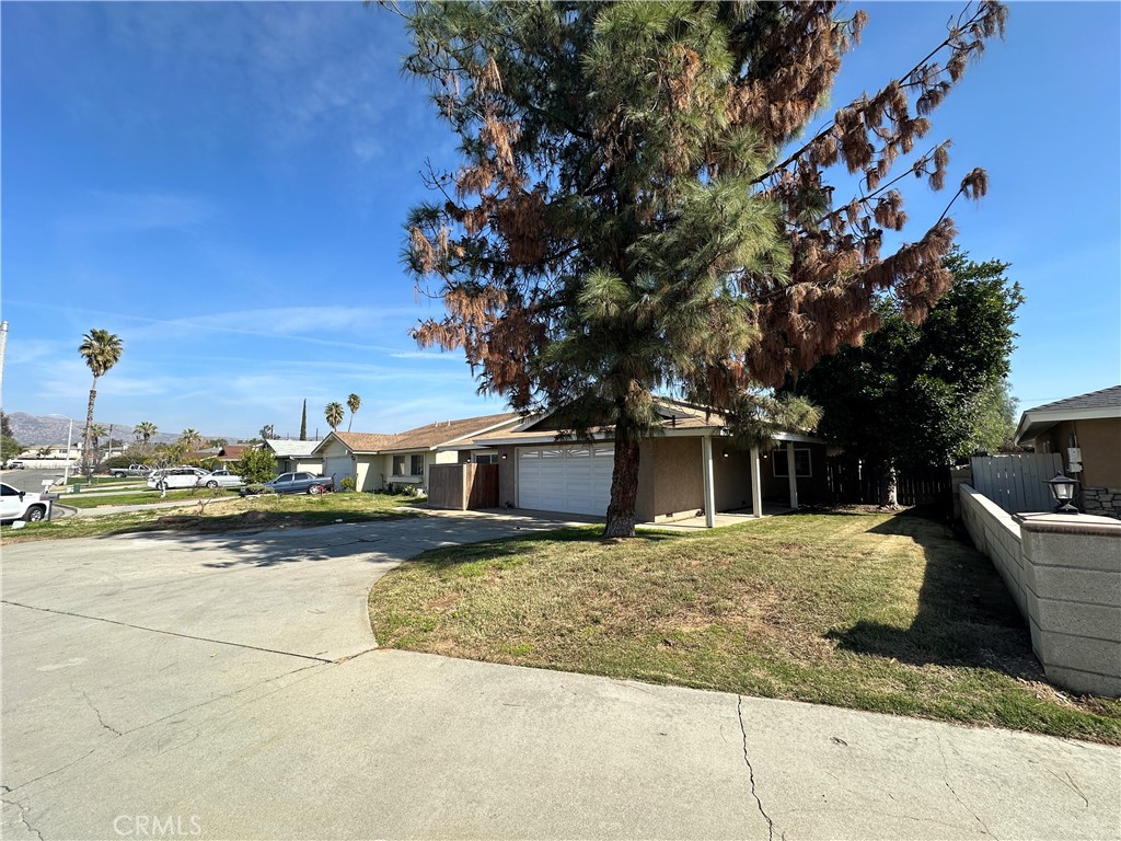 13598 Terra Bella Avenue