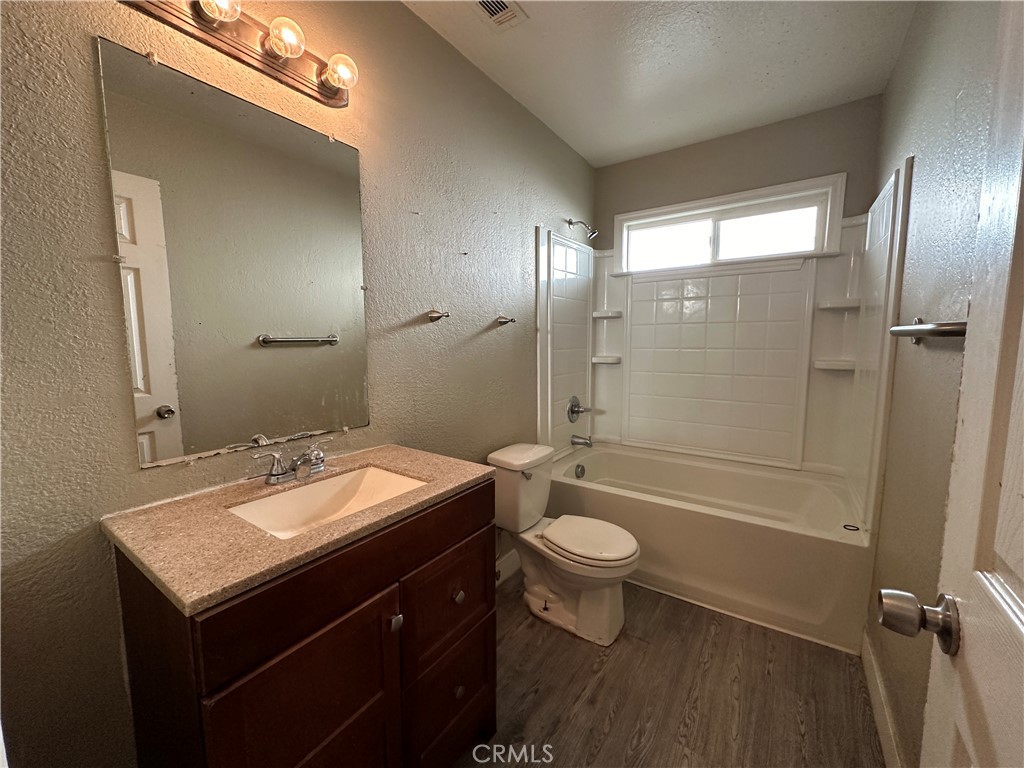 13598 Terra Bella Avenue