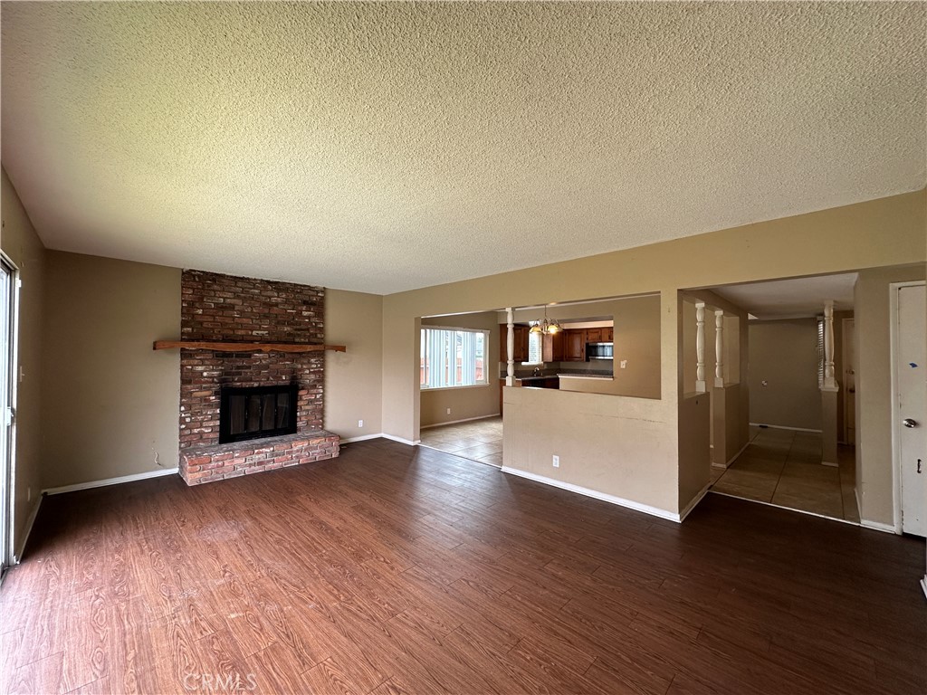 2033 W Elm Avenue