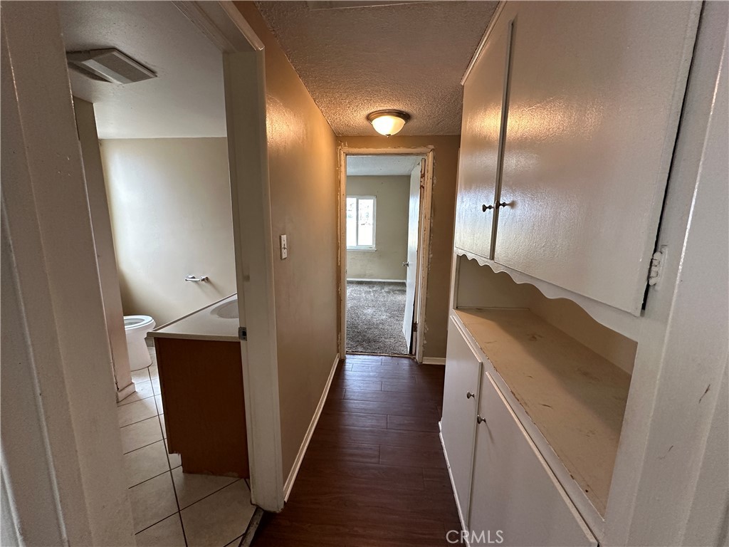 2033 W Elm Avenue
