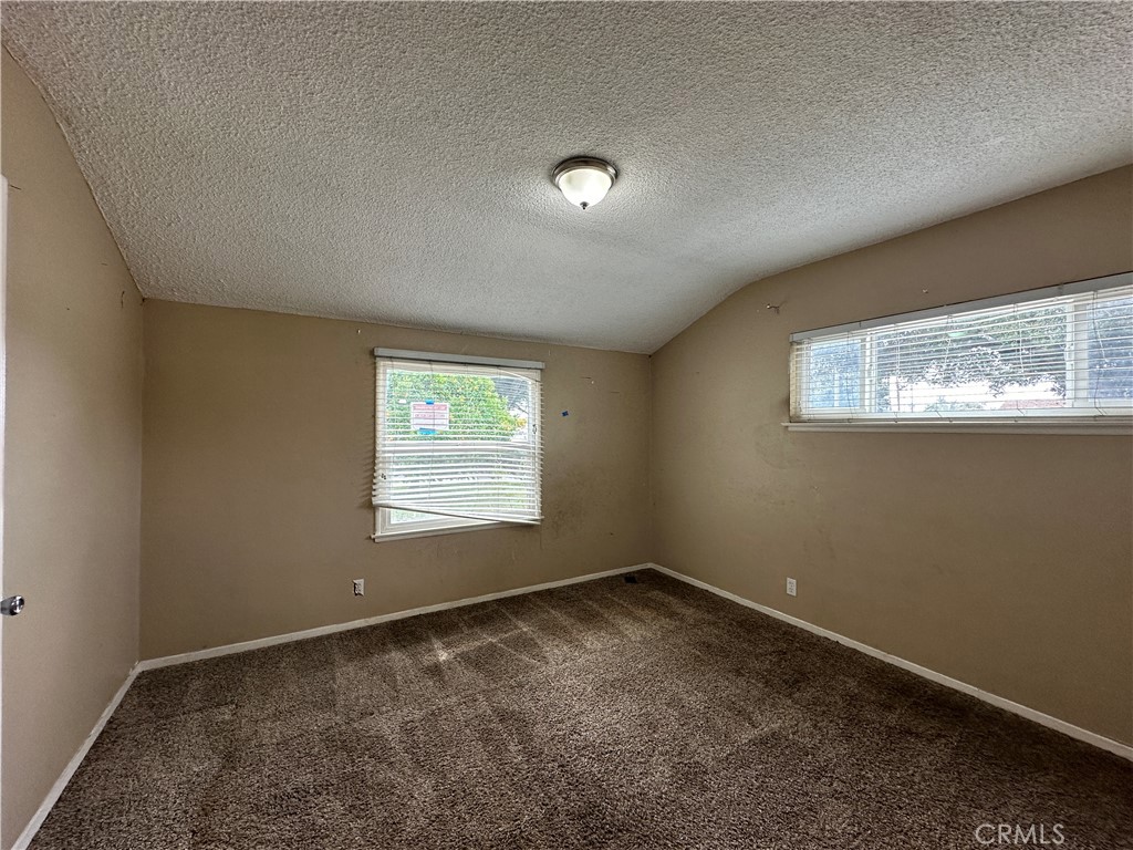 2033 W Elm Avenue