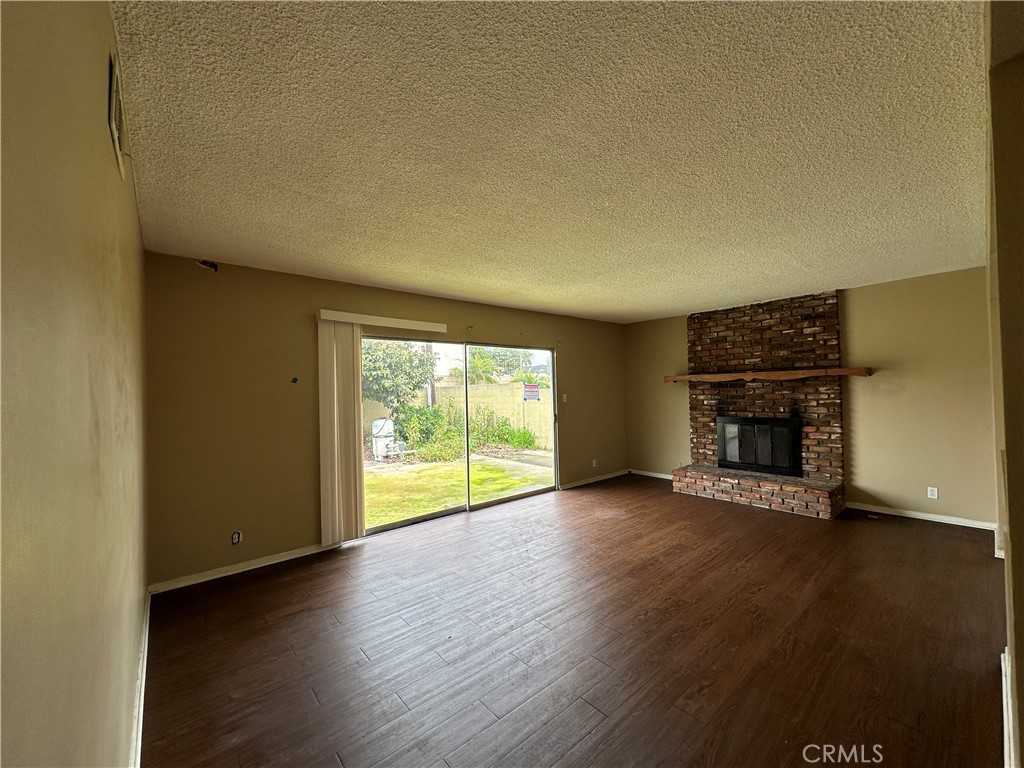 2033 W Elm Avenue