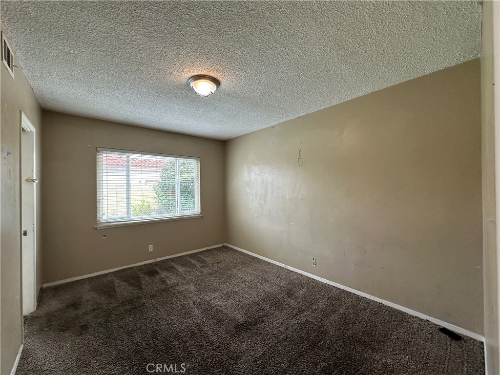 2033 W Elm Avenue